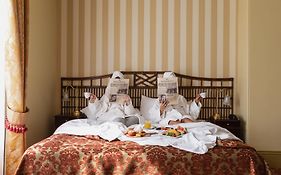 Hadley'S Orient Hotel